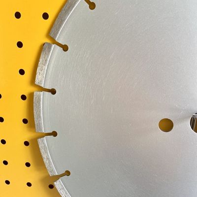 고급 품질 화창 7 인치 180×2.4/1.8×10×13T 레이저는 화강암 골재 콘크리트 건절삭 다이아몬도 소오 블레이드를 용접했습니다